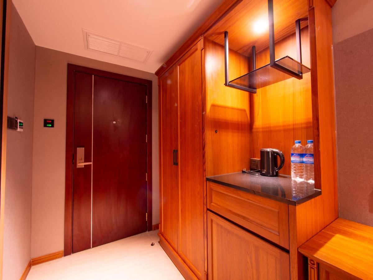 Prince Hotel Yangon Dış mekan fotoğraf