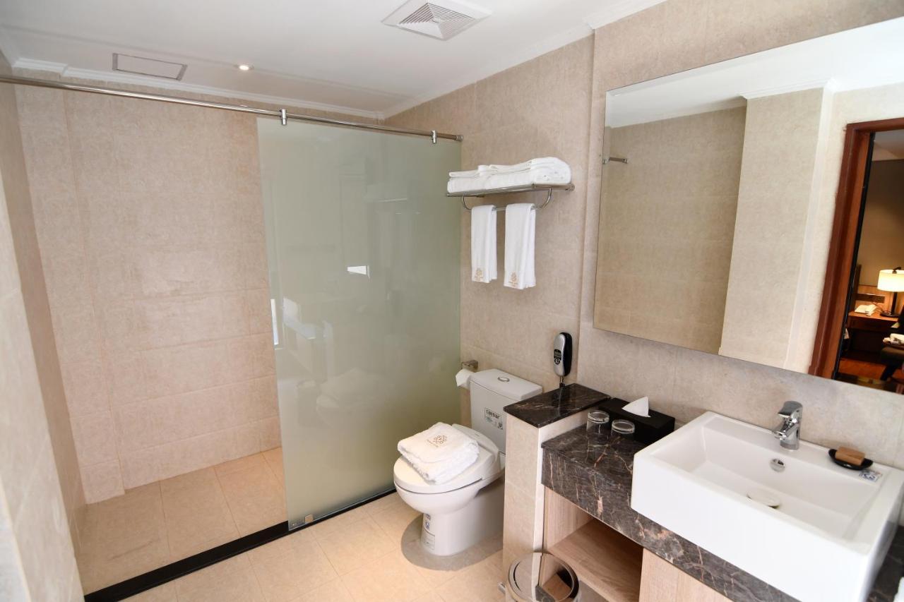 Prince Hotel Yangon Dış mekan fotoğraf