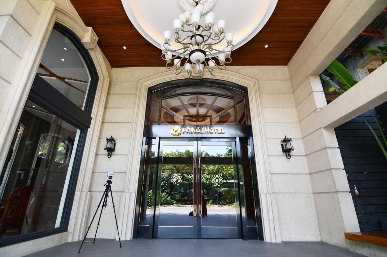 Prince Hotel Yangon Dış mekan fotoğraf