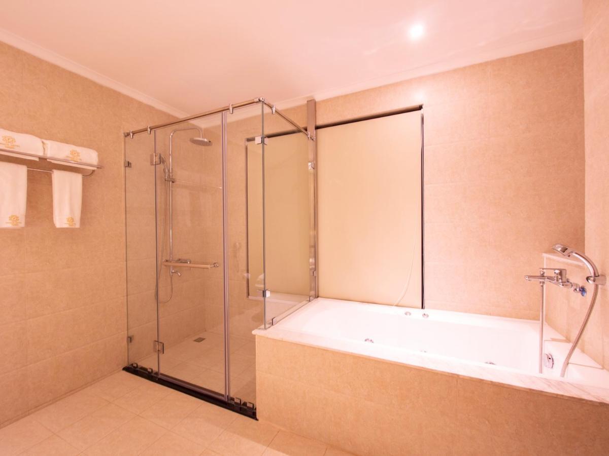 Prince Hotel Yangon Dış mekan fotoğraf