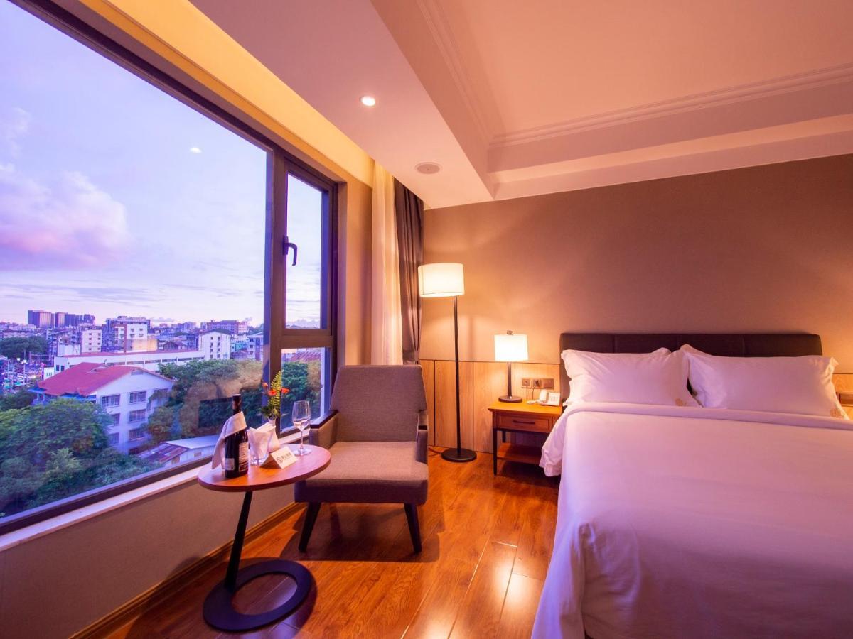 Prince Hotel Yangon Dış mekan fotoğraf