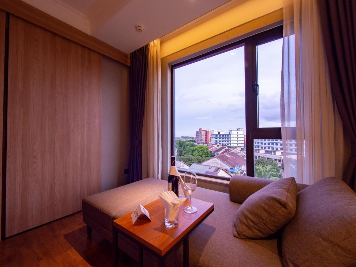 Prince Hotel Yangon Dış mekan fotoğraf