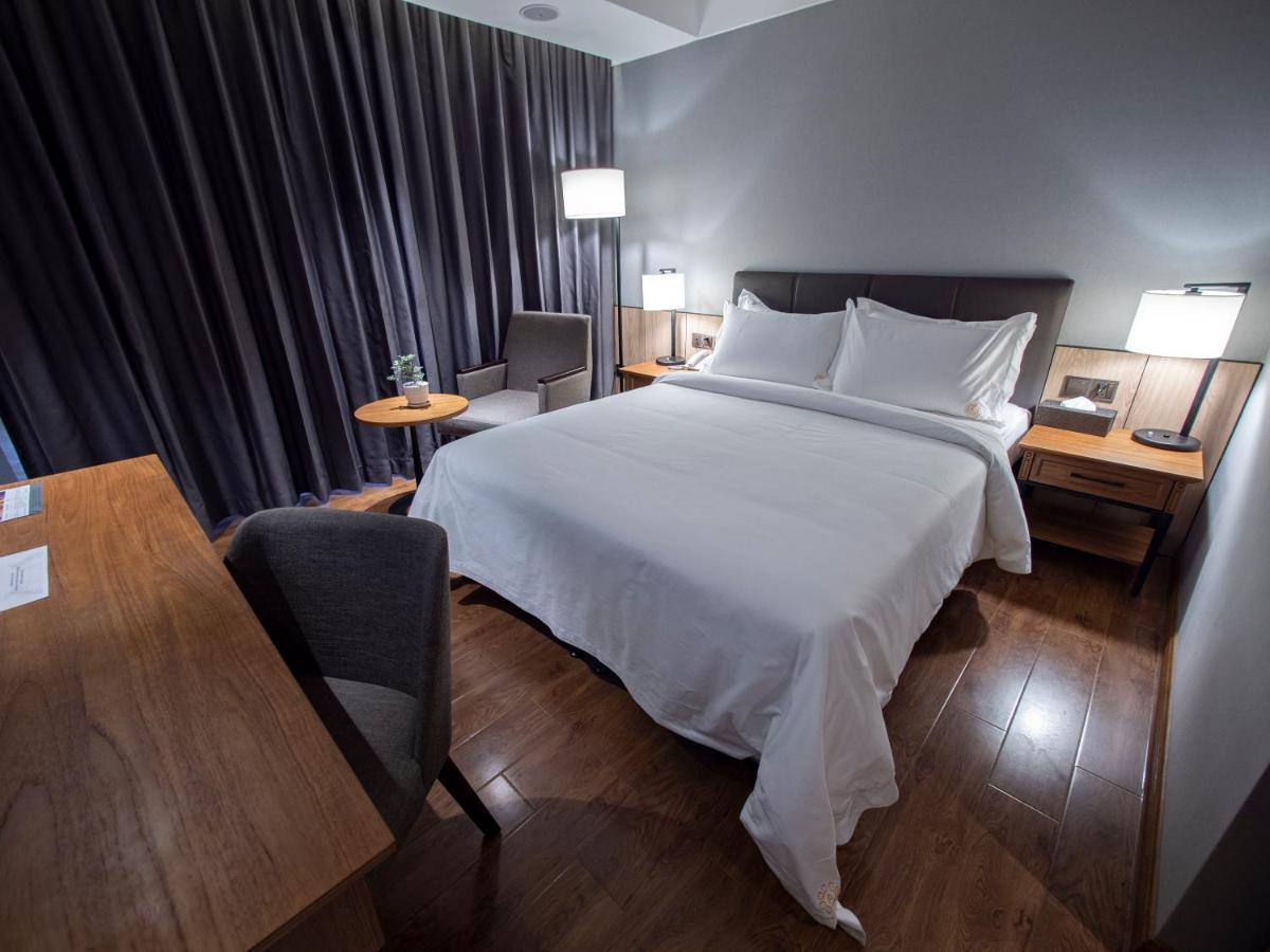 Prince Hotel Yangon Dış mekan fotoğraf