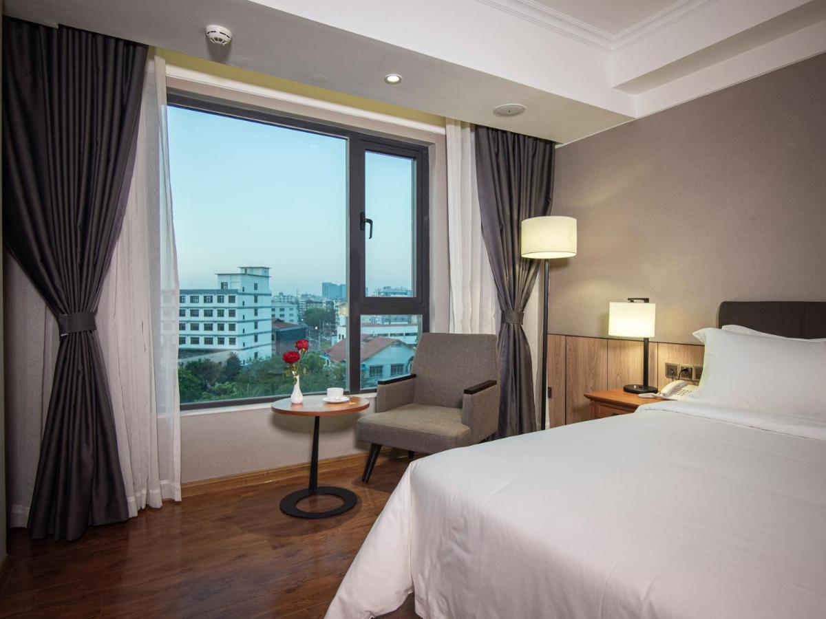 Prince Hotel Yangon Dış mekan fotoğraf