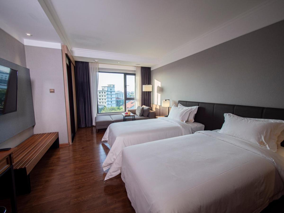 Prince Hotel Yangon Dış mekan fotoğraf