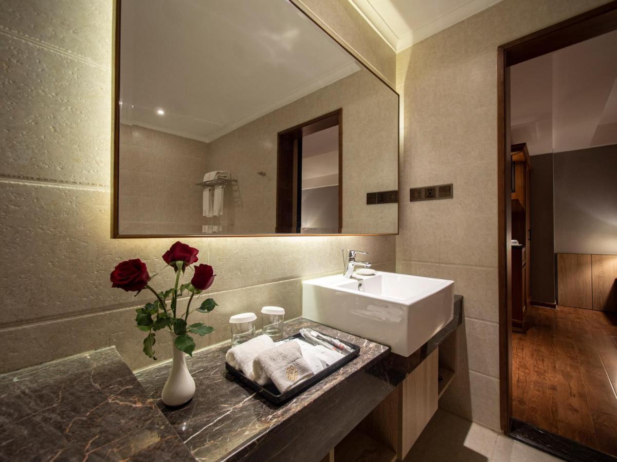 Prince Hotel Yangon Dış mekan fotoğraf